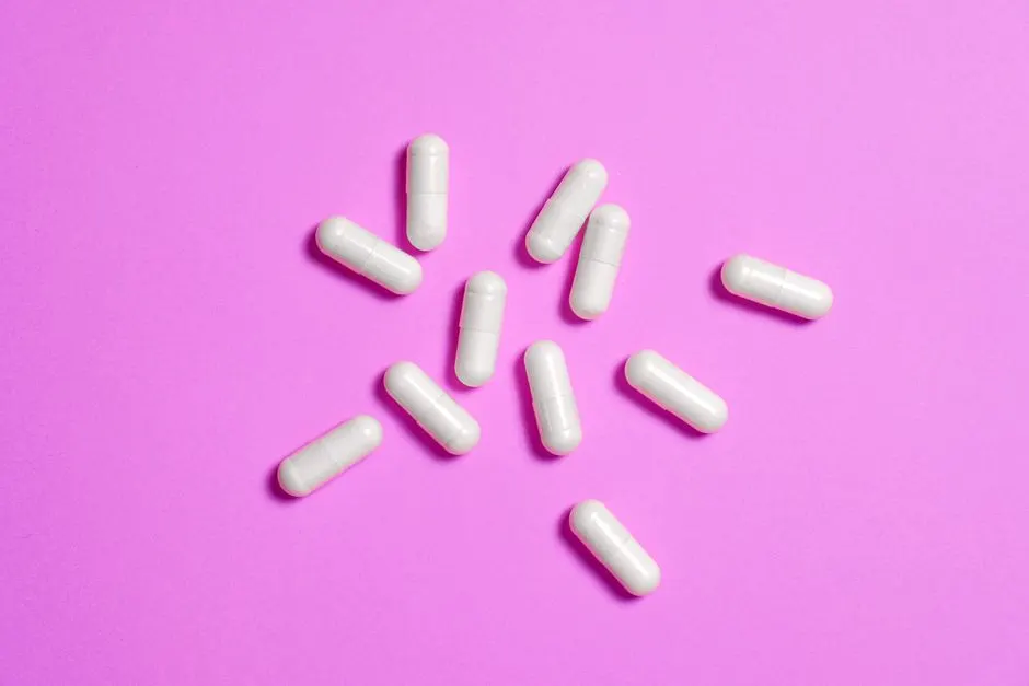 Comment un antibiotique détruit une bactérie : l’attaque dévoilée