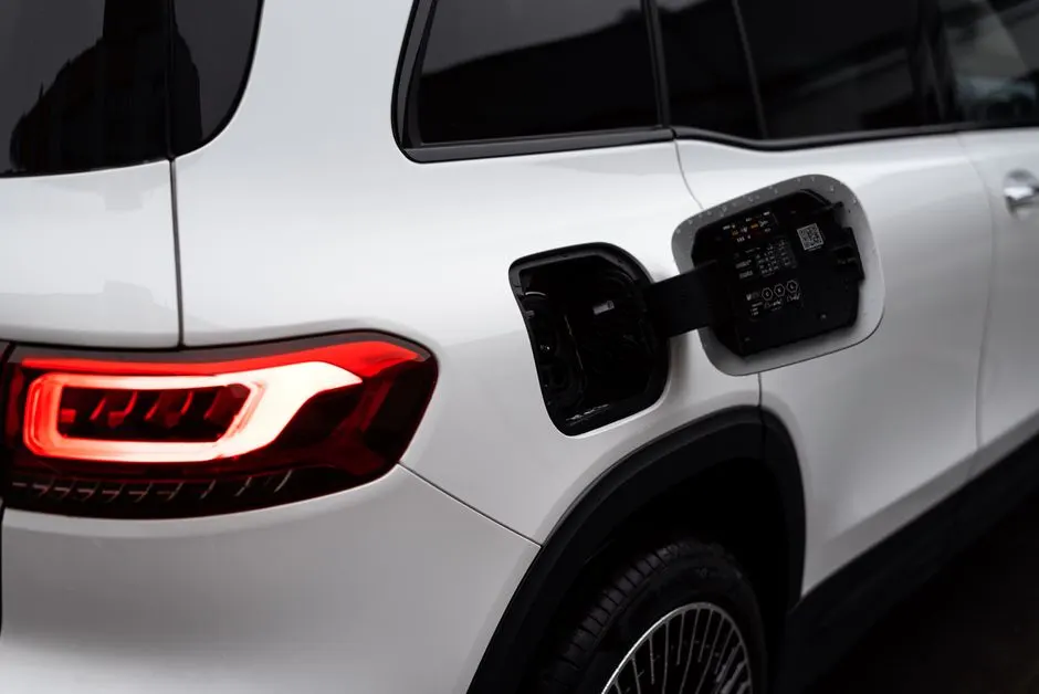 pourquoi Renault ralentit