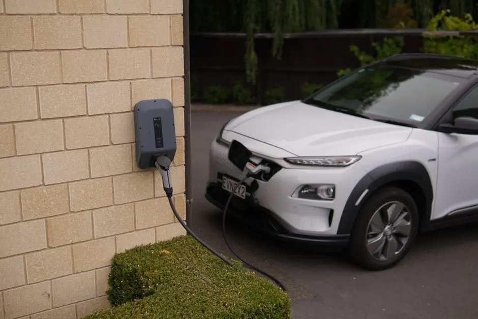 pourquoi Renault ralentit
