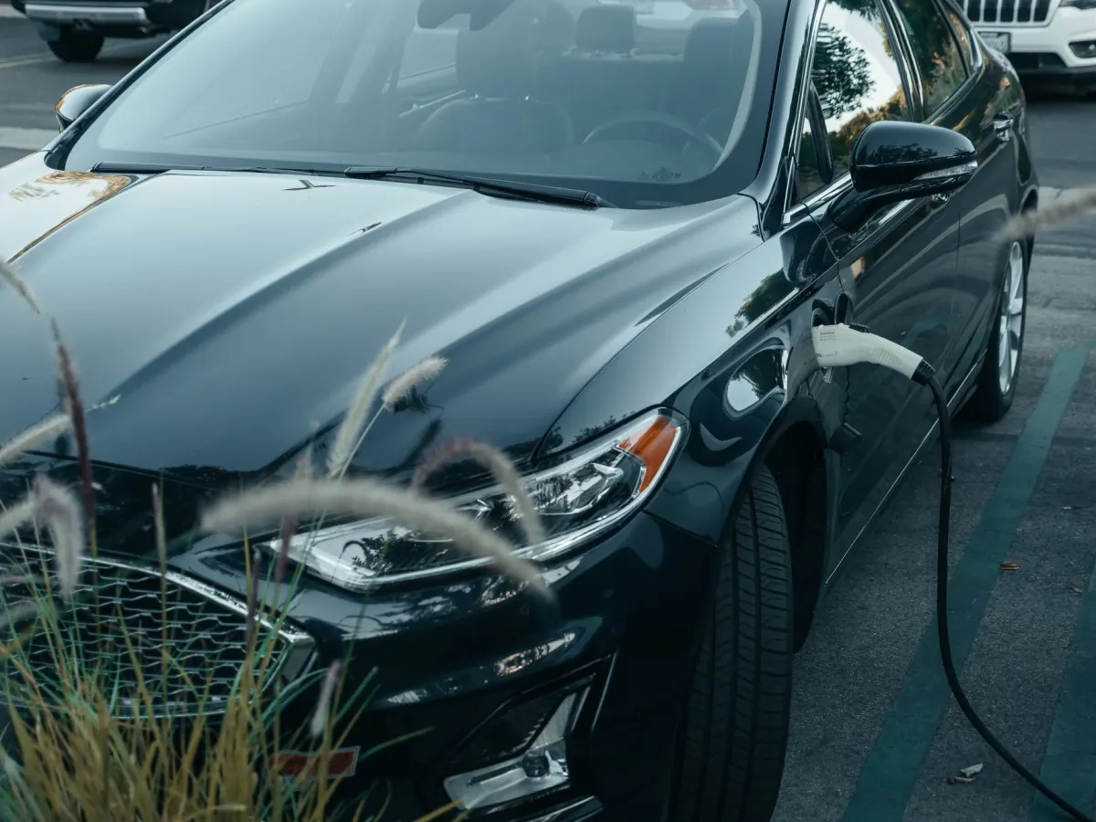 Voiture hybride : comment ça fonctionne et quels avantages concrets ?