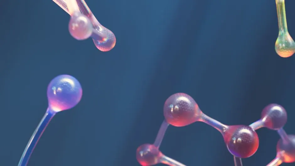 eau confinee force moleculaire